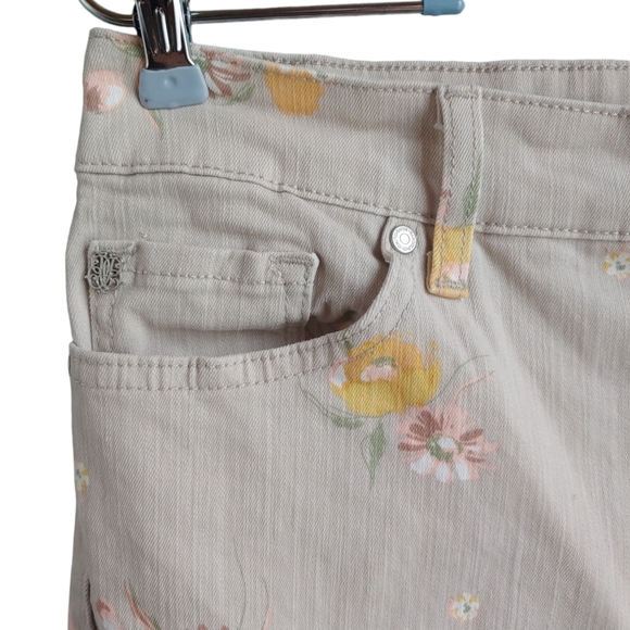 Bandolino Mandie Slim Crop Womens Size 8 Taupe Wash Pink Floral Ankle Crop Jeans - Picture 3 of 14